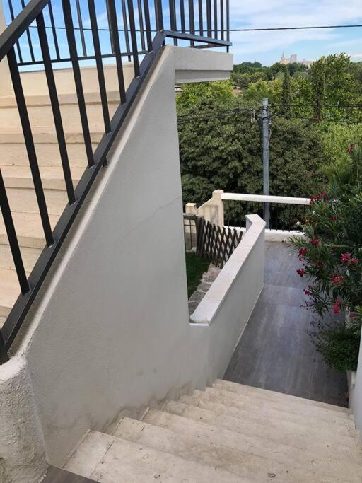 شقة Duplex Face Au Palais Des Papes فينوف ليز أفيجْنْ المظهر الخارجي الصورة